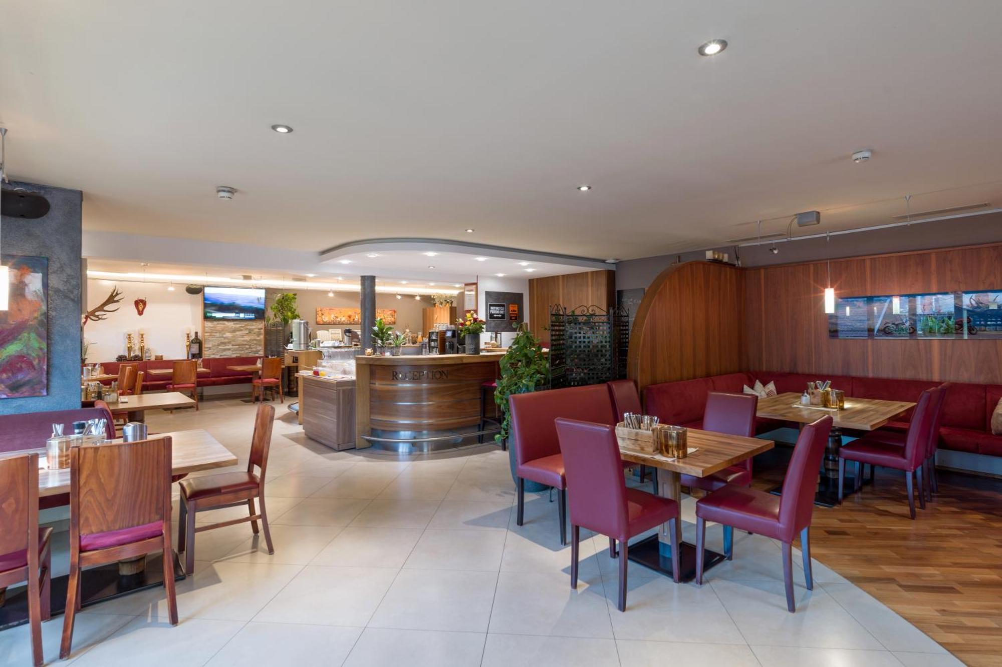 Das Sonnleiten Ski- Und Motorradhotel Bruck Im Zillertal Bruck am Ziller Exteriör bild