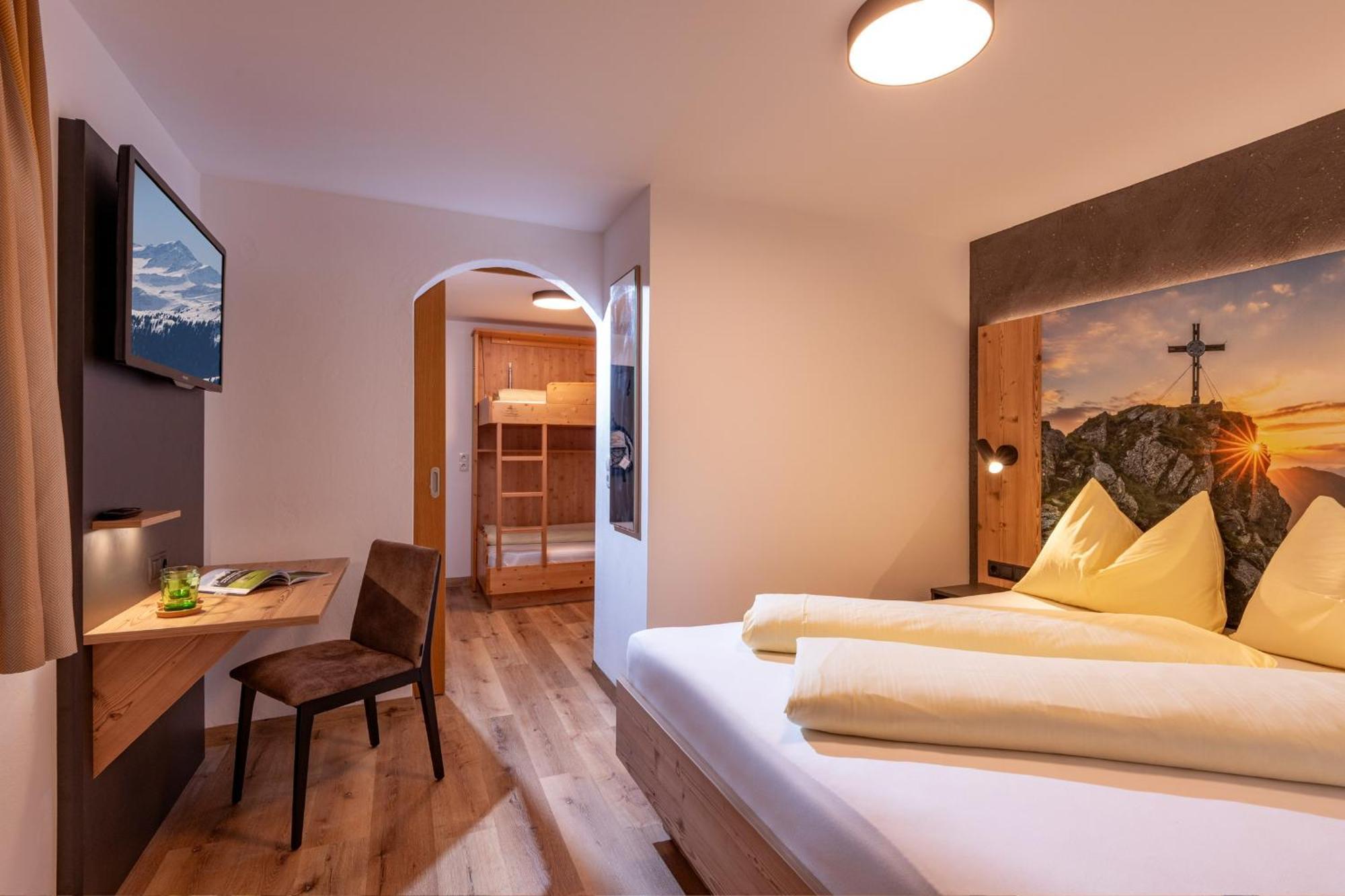 Das Sonnleiten Ski- Und Motorradhotel Bruck Im Zillertal Bruck am Ziller Exteriör bild