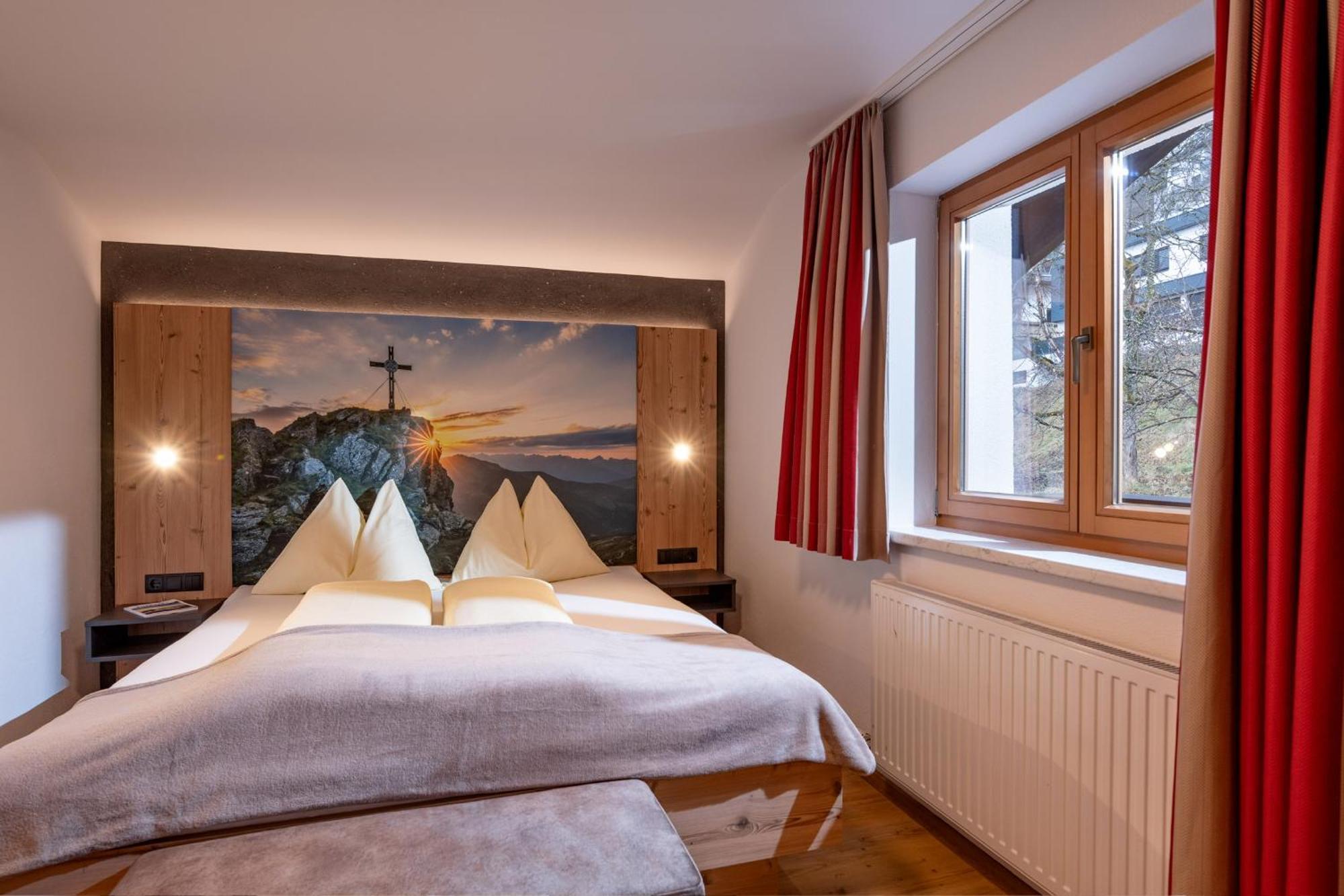 Das Sonnleiten Ski- Und Motorradhotel Bruck Im Zillertal Bruck am Ziller Exteriör bild