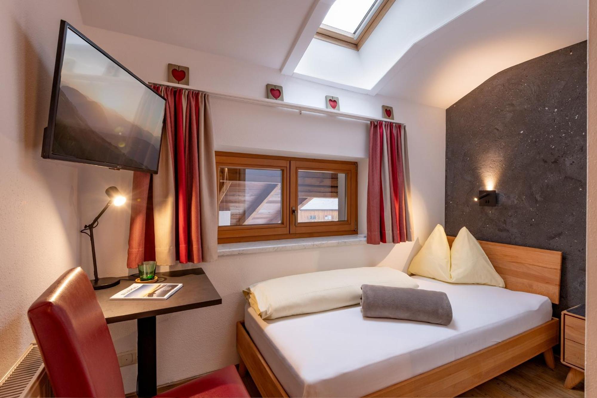 Das Sonnleiten Ski- Und Motorradhotel Bruck Im Zillertal Bruck am Ziller Exteriör bild