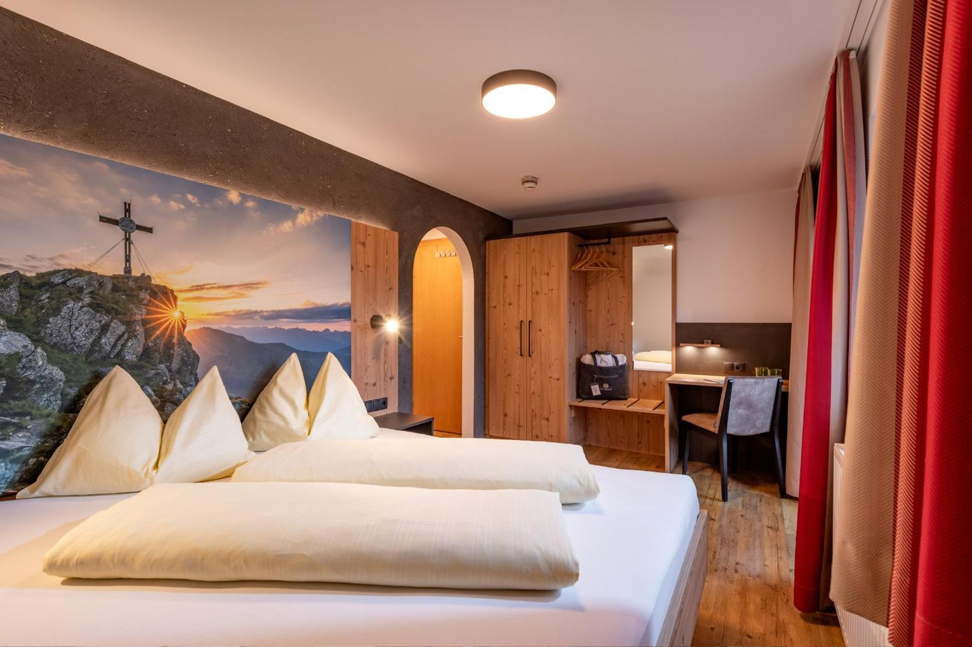 Das Sonnleiten Ski- Und Motorradhotel Bruck Im Zillertal Bruck am Ziller Exteriör bild