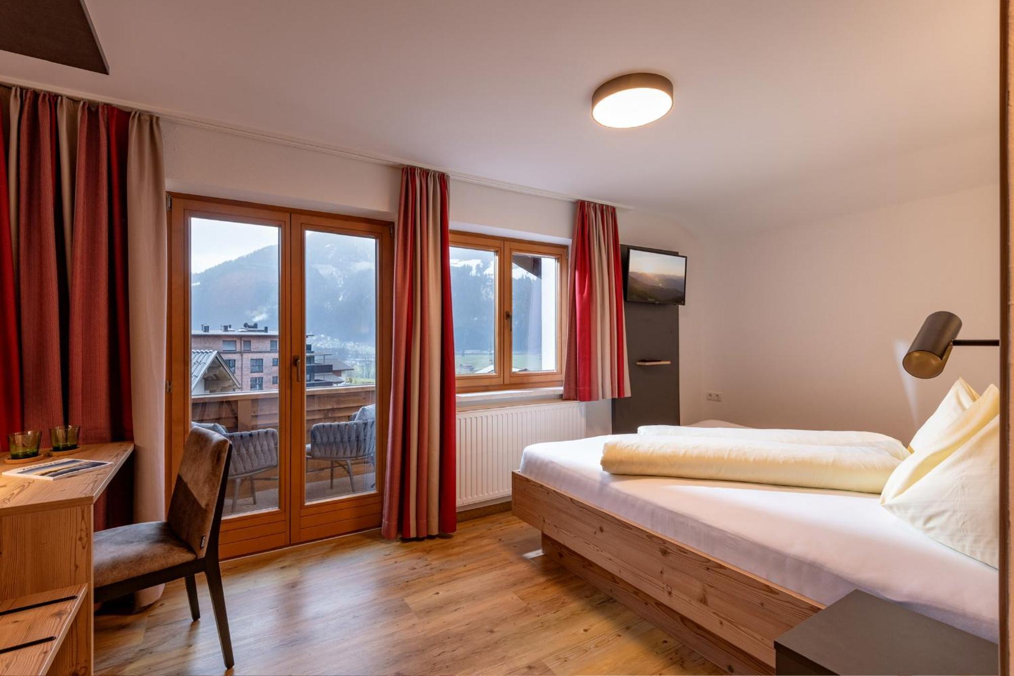 Das Sonnleiten Ski- Und Motorradhotel Bruck Im Zillertal Bruck am Ziller Exteriör bild